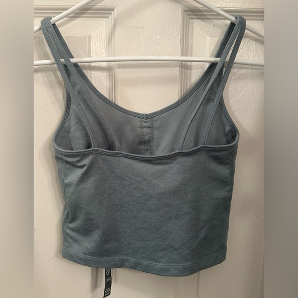 Vuori Halo Performance Crop Top EUC - Picture 5 of 7